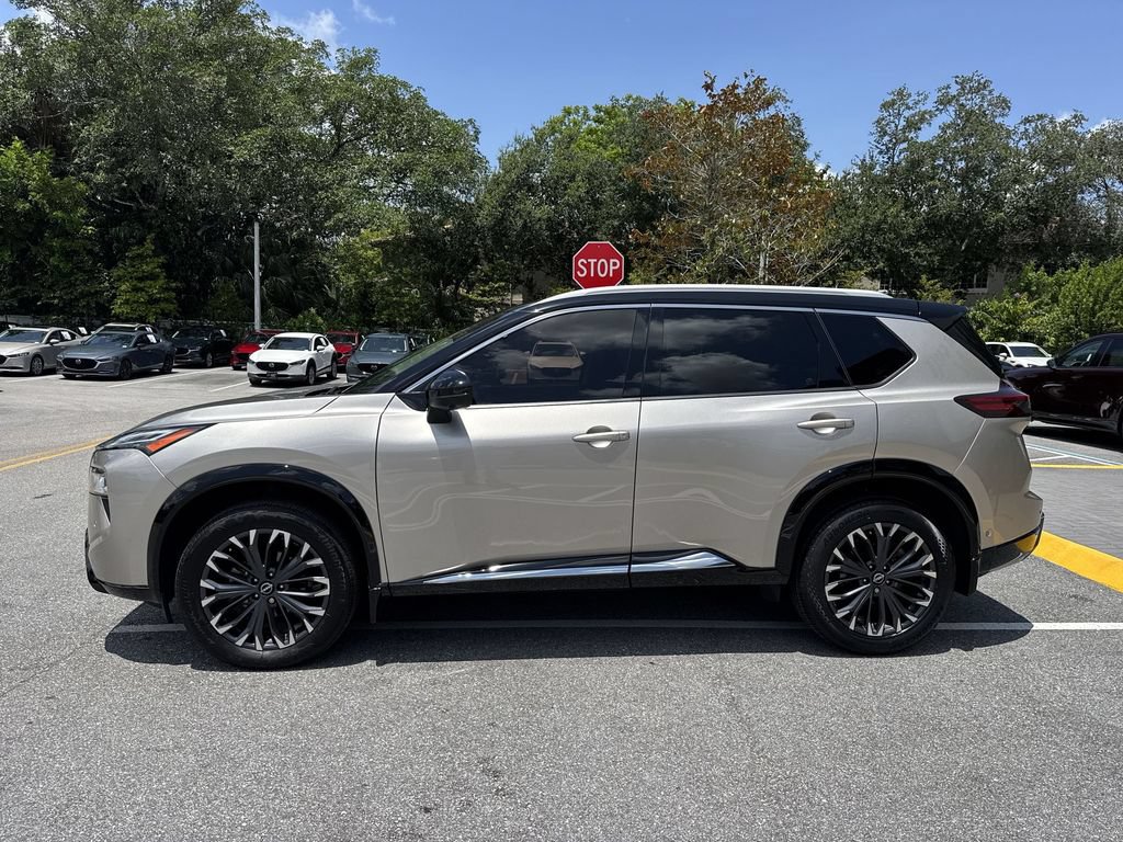Used 2024 Nissan Rogue Platinum w/ Platinum Premium Package FWD image 11