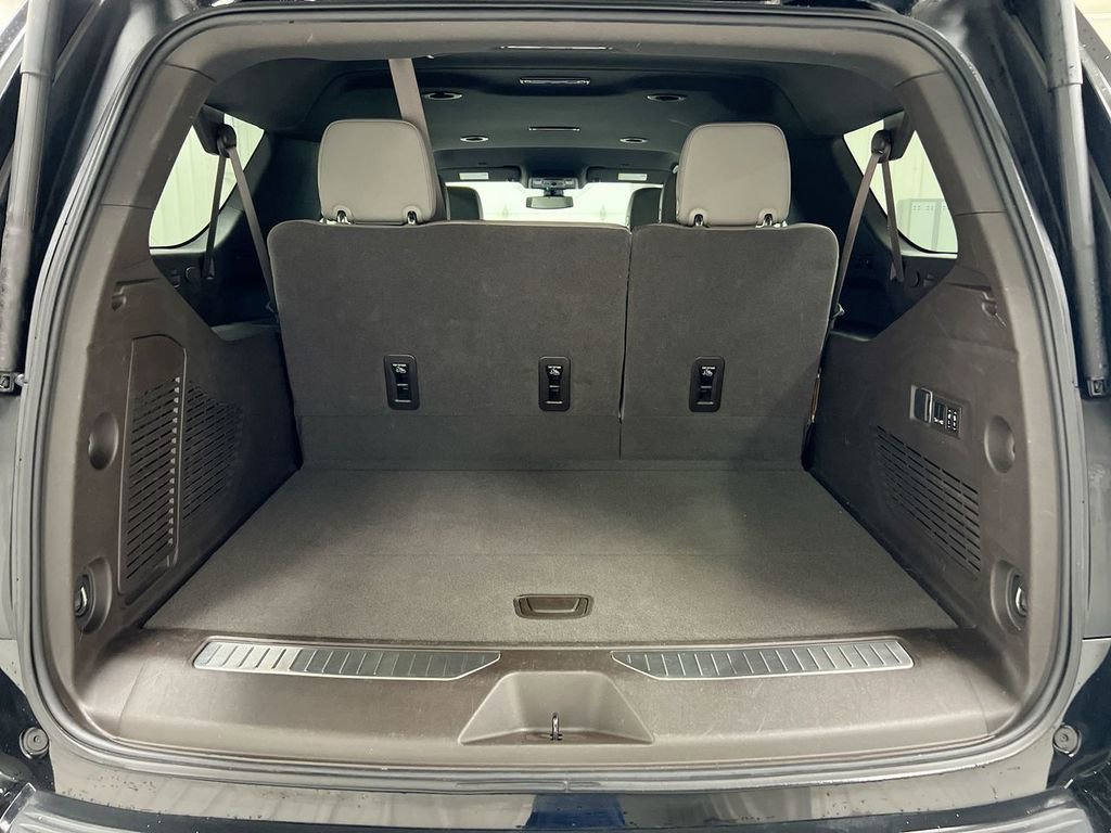 Used 2022 Chevrolet Suburban Z71 w/ Luxury Package image 20