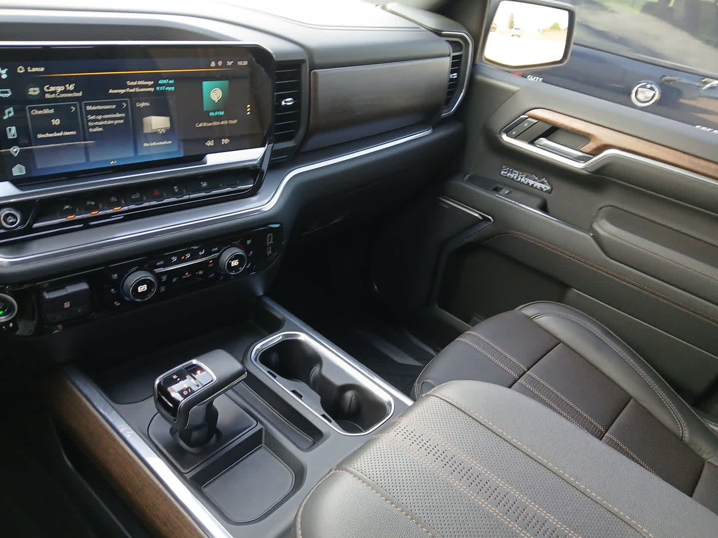 Used 2023 Chevrolet Silverado 1500 High Country w/ High Country Premium Package AWD/4WD image 32
