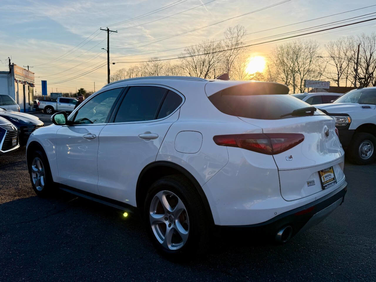 Used 2020 Alfa Romeo Stelvio Sport w/ Cold Weather Package AWD/4WD image 5