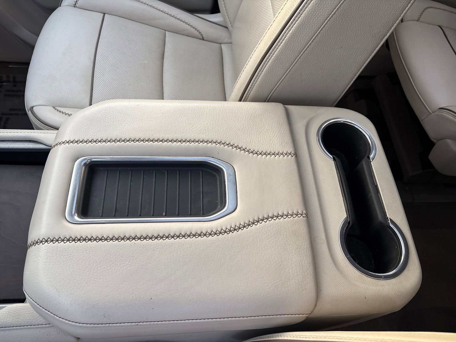 Used 2021 GMC Yukon XL Denali image 26