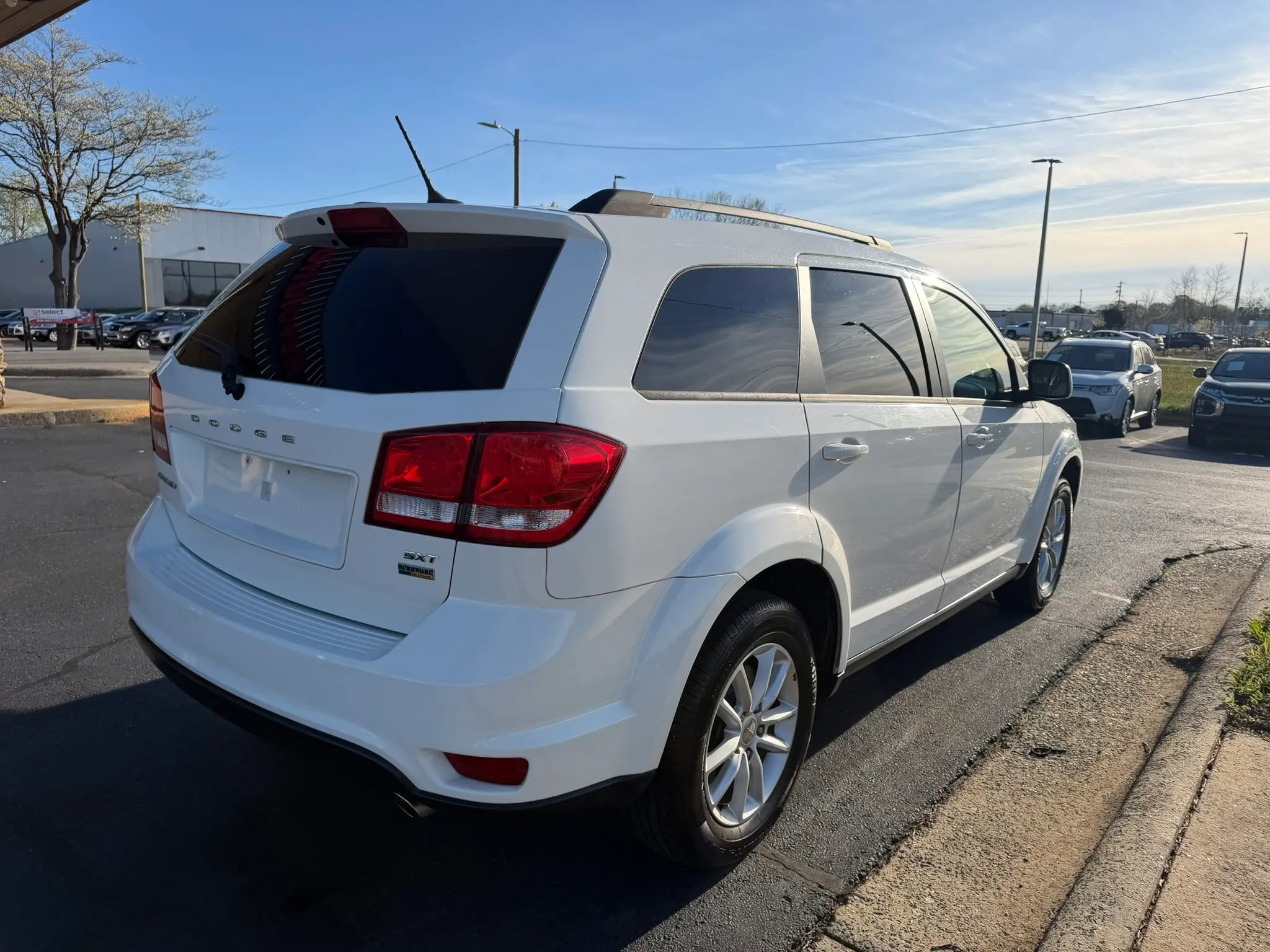 Used 2017 Dodge Journey SXT w/ Comfort/Convenience Group image 7