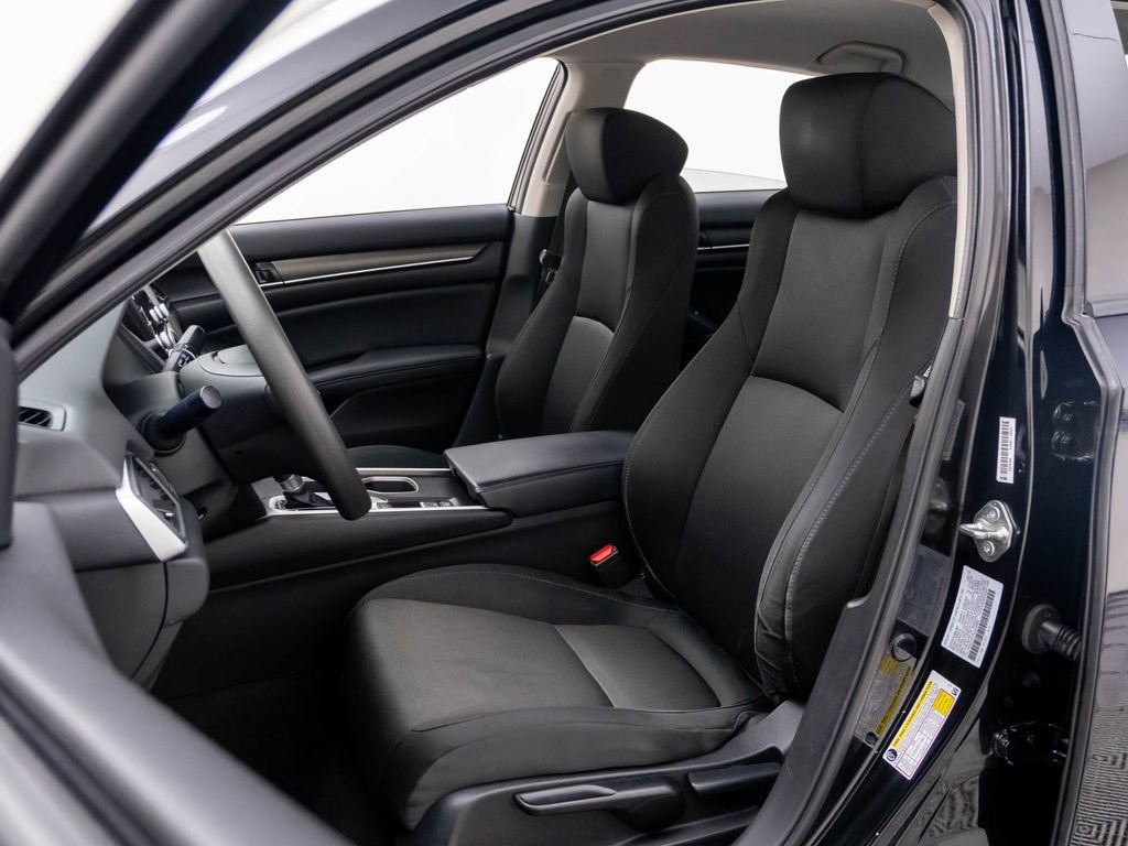 Used 2018 Honda Accord LX image 17