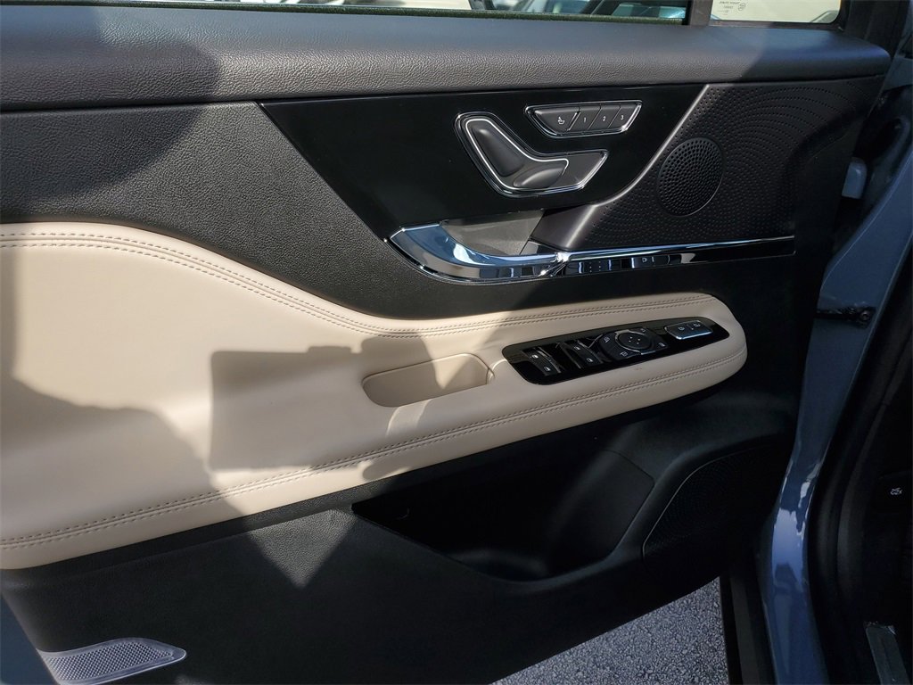 New 2026 Lincoln Corsair Premiere image 18