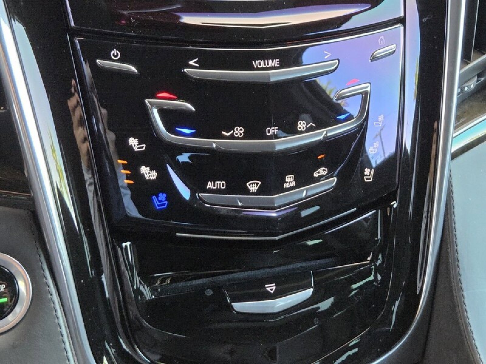Used 2016 Cadillac Escalade Platinum AWD/4WD image 34
