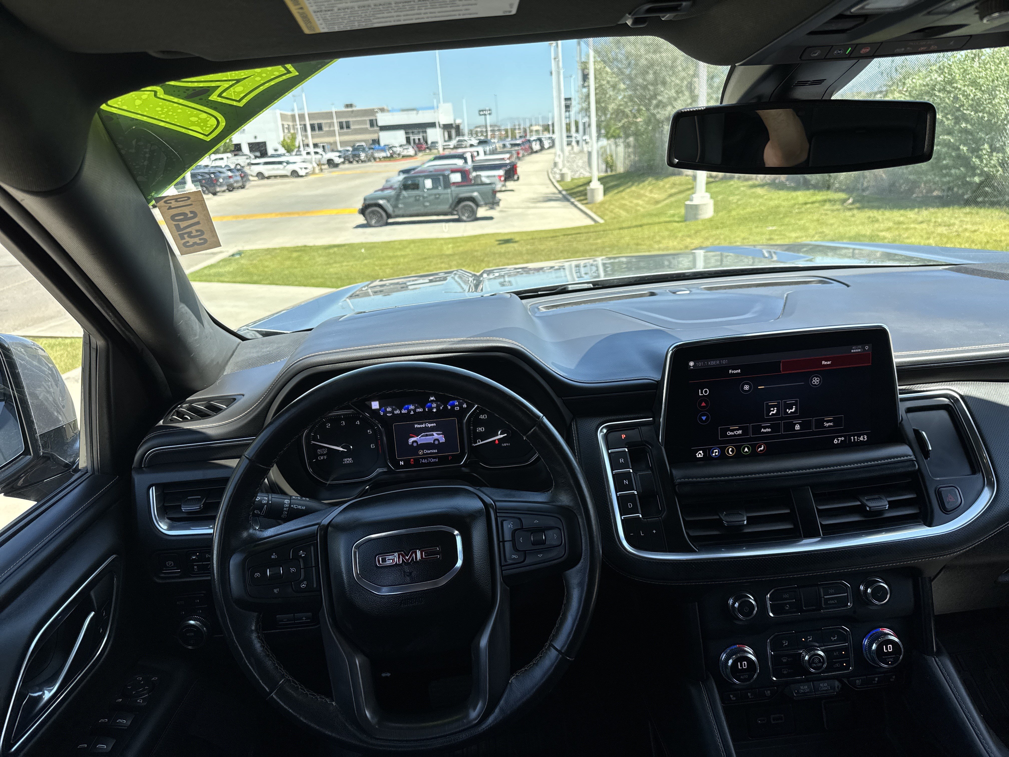 Used 2021 GMC Yukon AT4 w/ AT4 Premium Plus Package AWD/4WD image 16