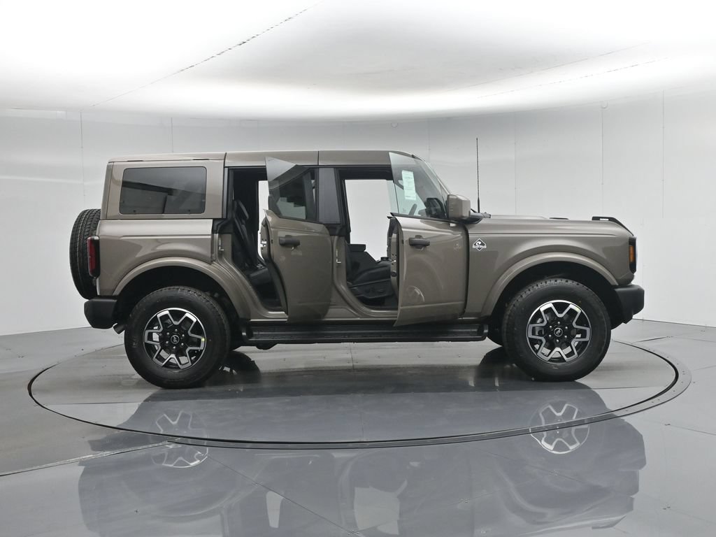 New 2026 Ford Bronco Outer Banks AWD/4WD image 4