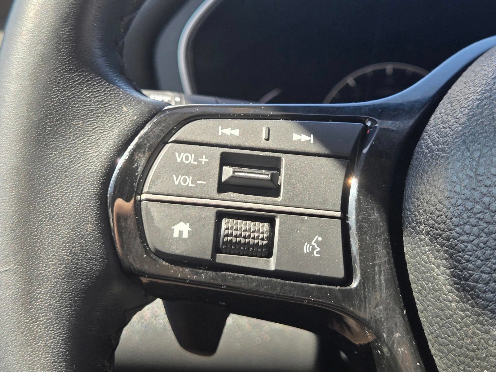 Certified 2025 Honda Pilot Touring image 26