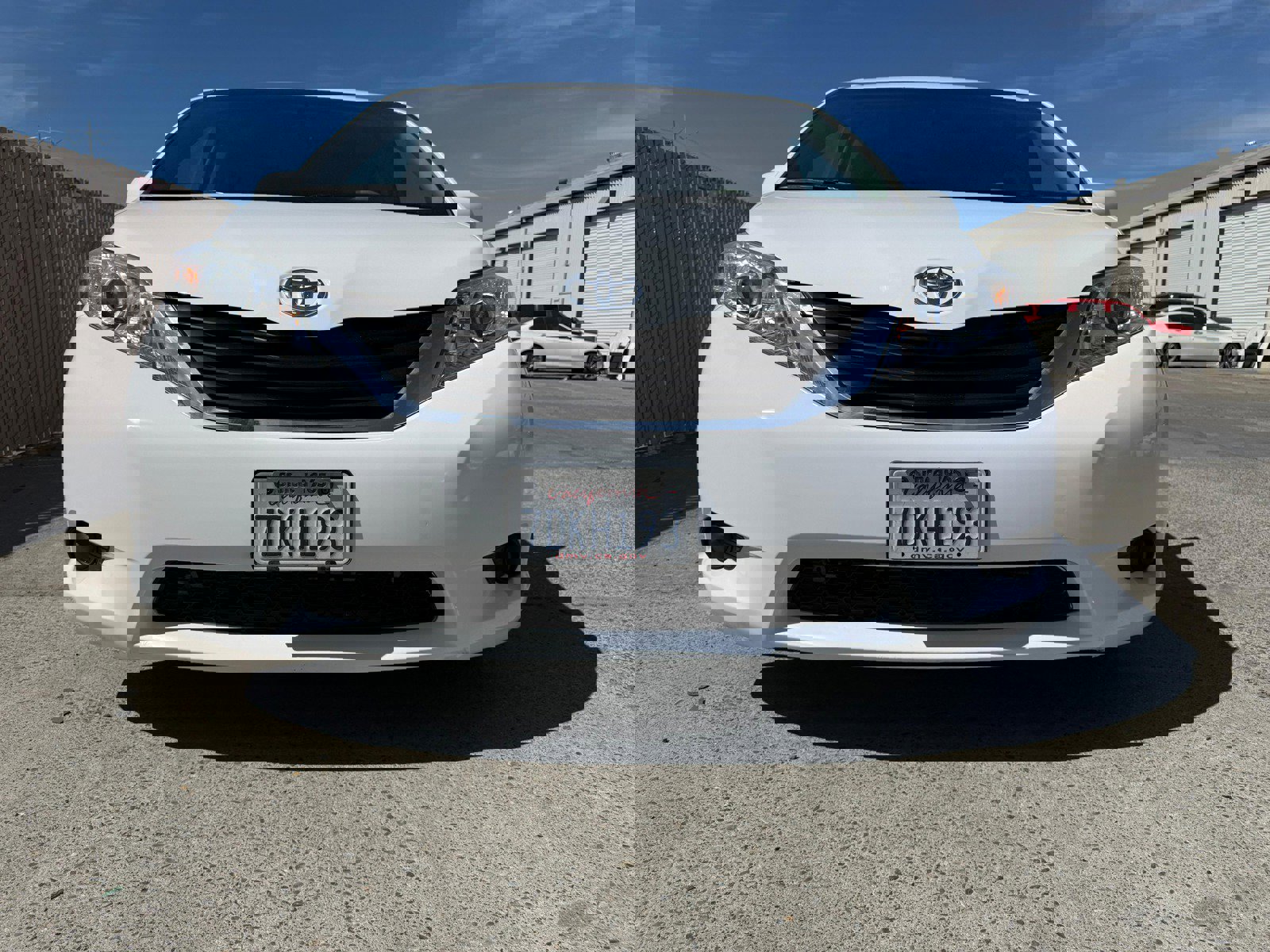 Used 2014 Toyota Sienna LE image 2