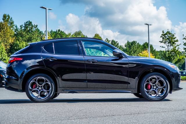 Used 2023 Alfa Romeo Stelvio Veloce AWD/4WD image 6