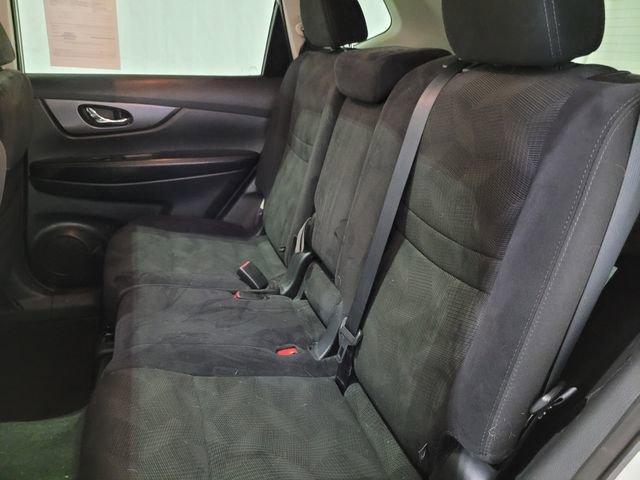 Used 2016 Nissan Rogue SV image 37