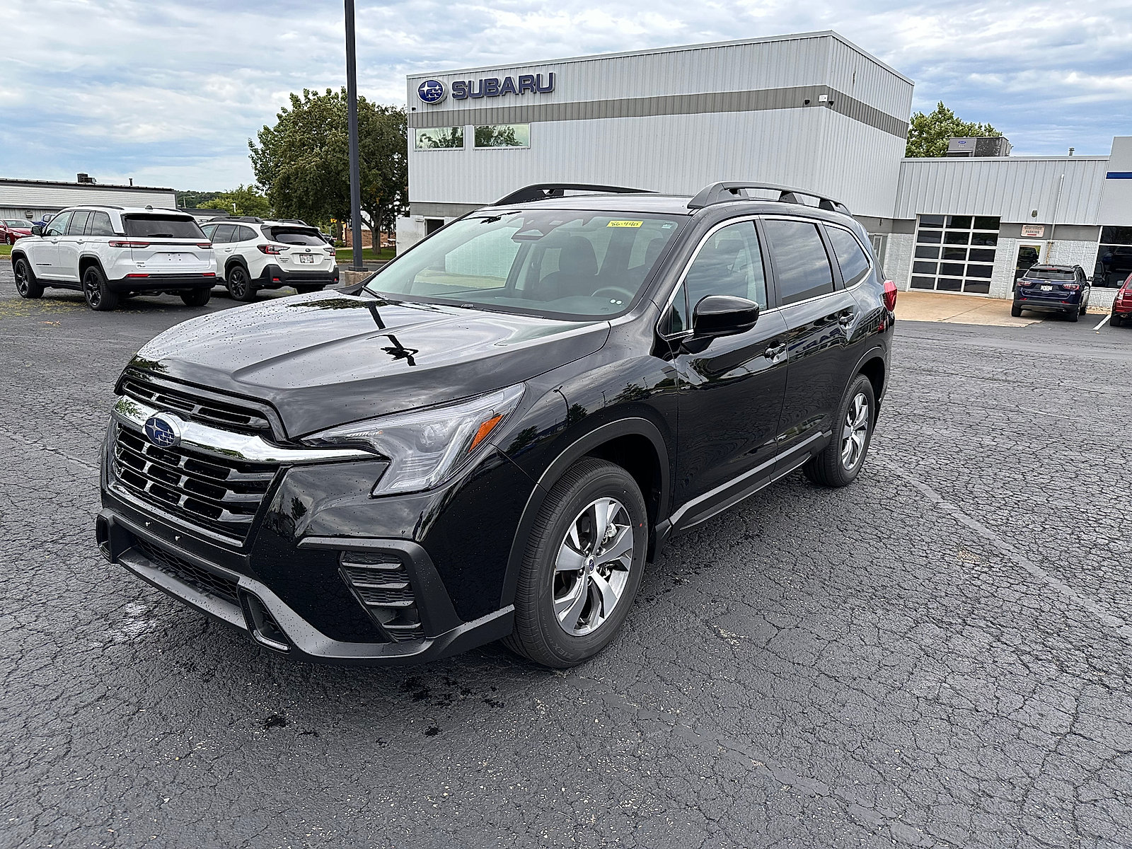 Certified 2025 Subaru Ascent Premium AWD/4WD image 7