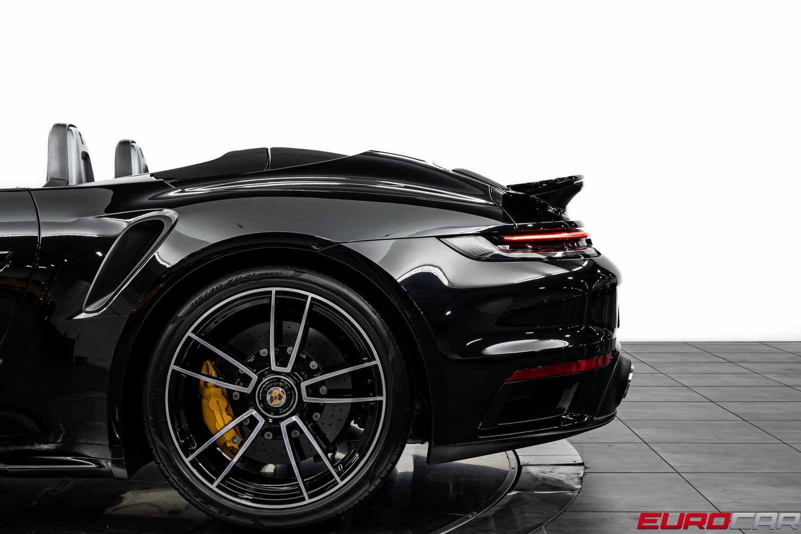 Used 2022 Porsche 911 Turbo S image 18