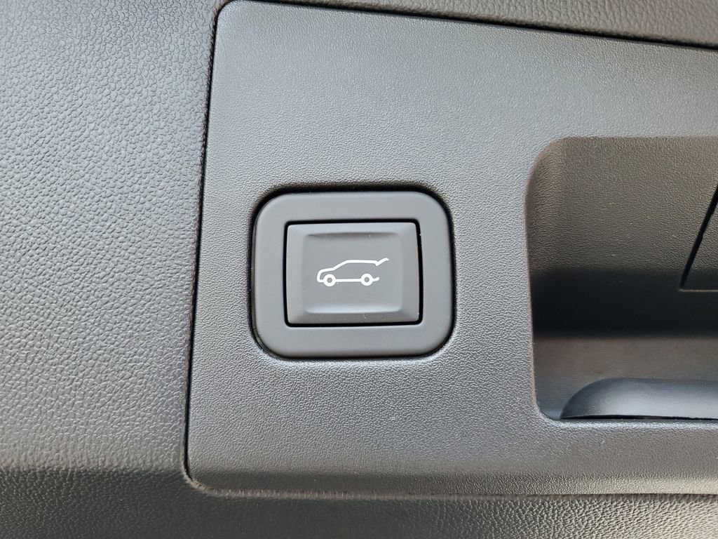 Used 2025 Cadillac XT5 Luxury w/ LPO, Floor Liner Package AWD/4WD image 27