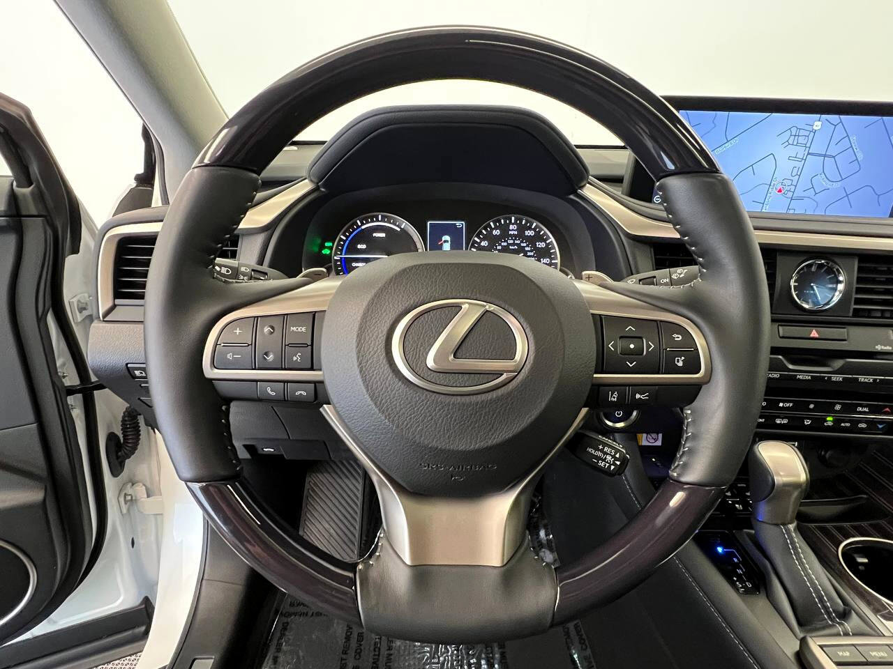Used 2022 Lexus RX 450h AWD w/ Luxury Package image 15