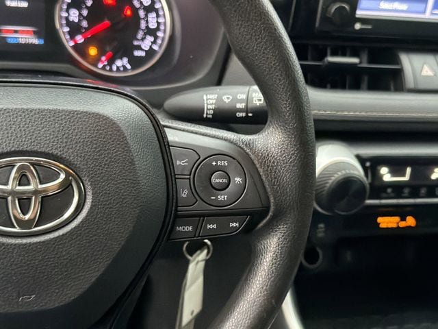 Used 2020 Toyota RAV4 LE FWD image 25