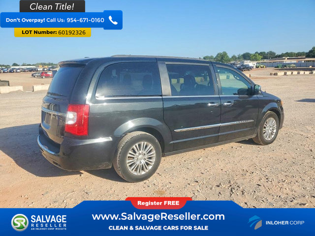 Used 2015 Chrysler Town & Country Touring-L w/ Driver Convenience Group FWD image 4