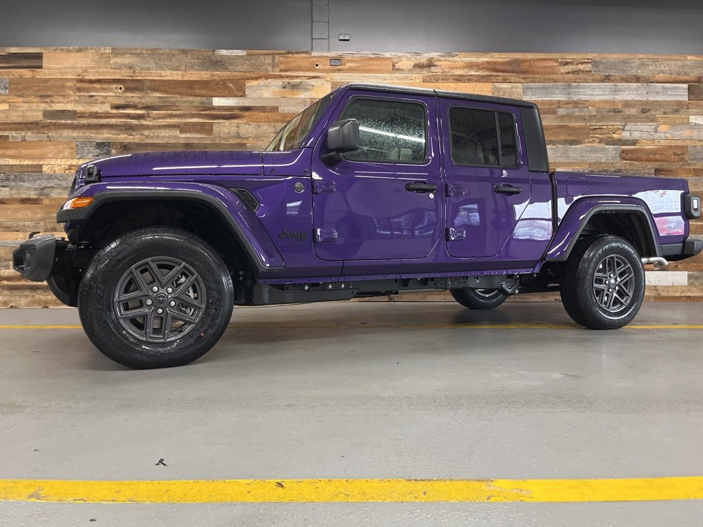 New 2026 Jeep Gladiator Sport image 18