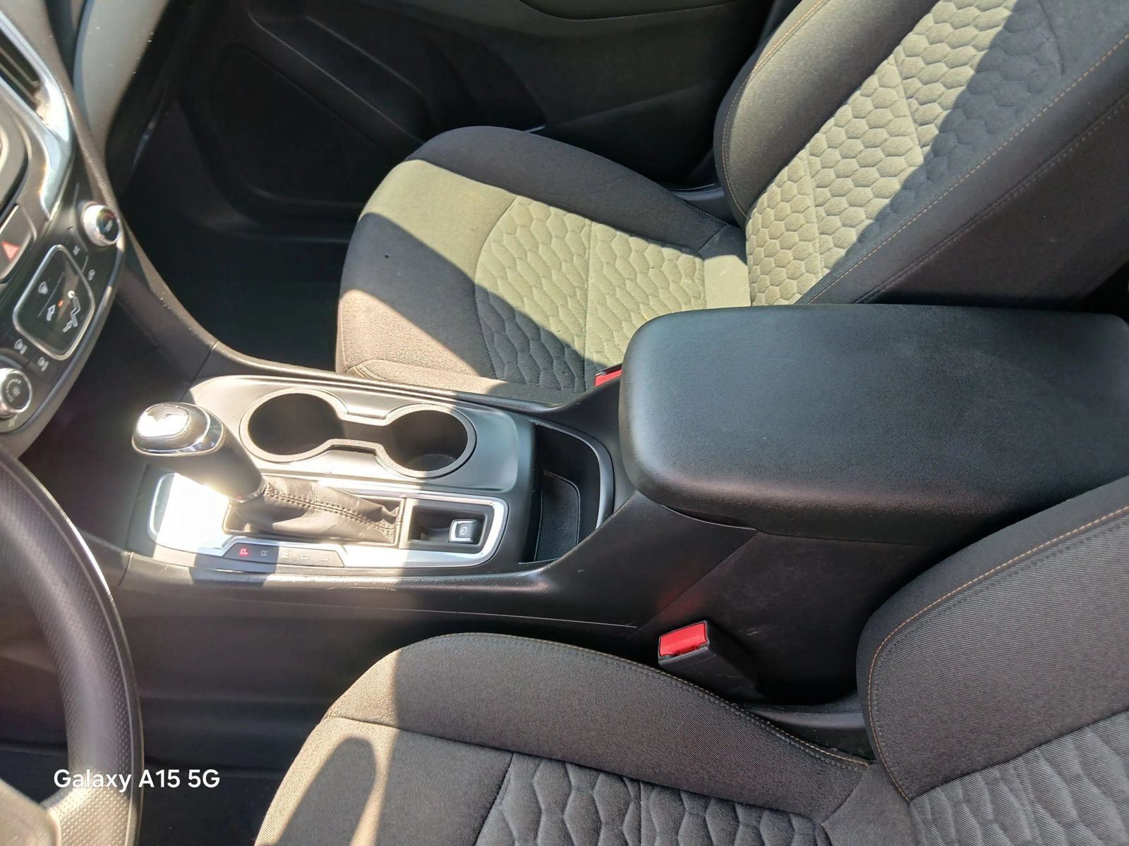 Used 2021 Chevrolet Equinox LT FWD image 34