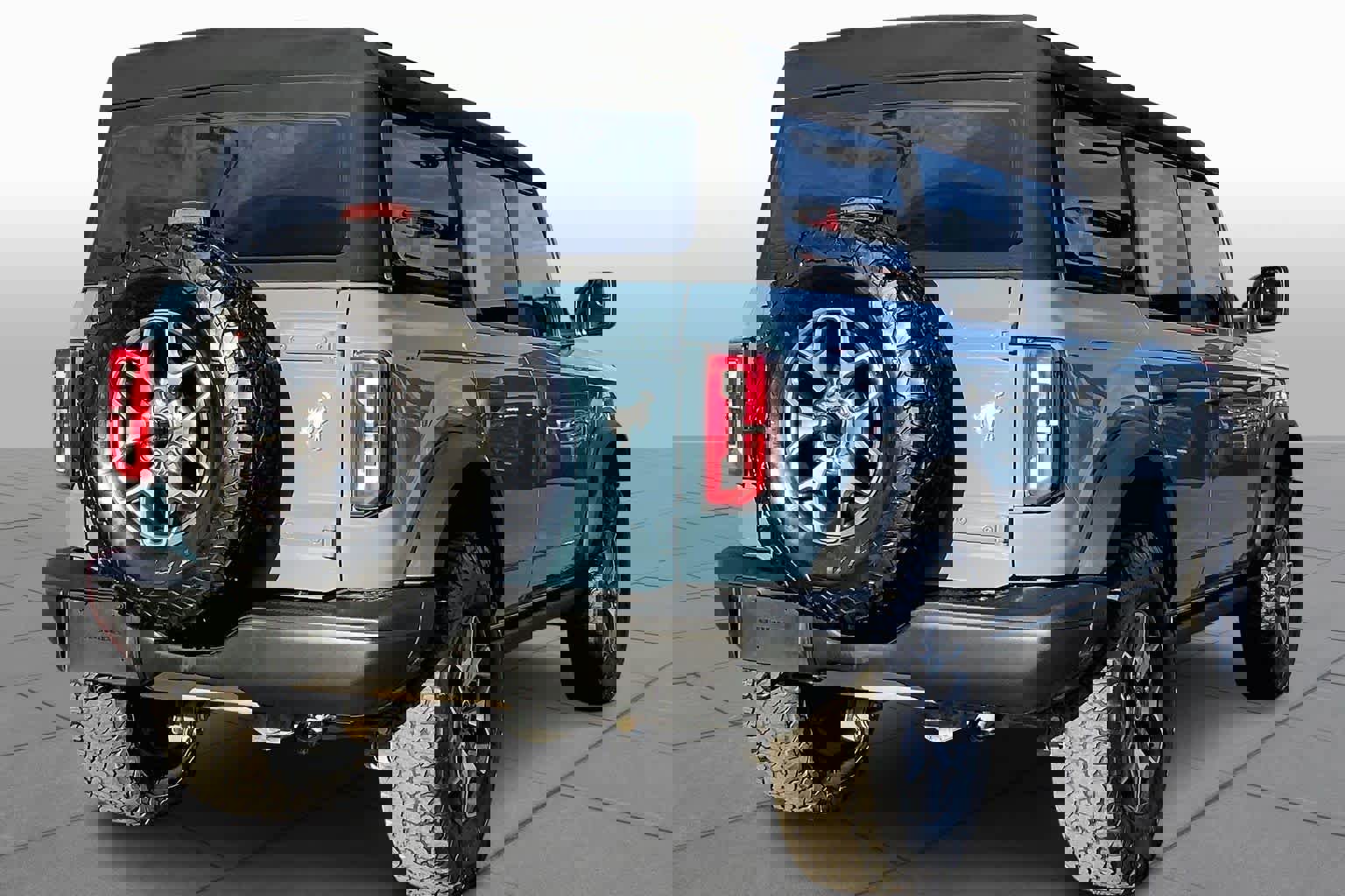 Used 2023 Ford Bronco Badlands image 13