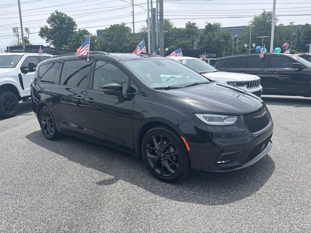 Used 2021 Chrysler Pacifica Touring w/ S Appearance Package FWD image 7