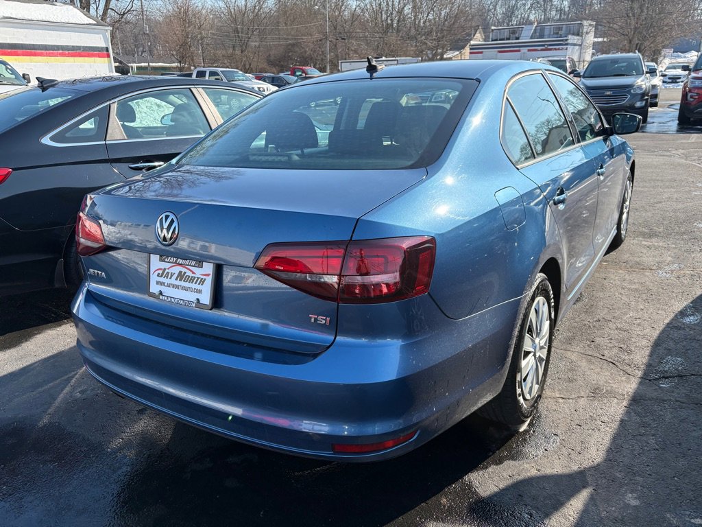 Used 2016 Volkswagen Jetta S image 2