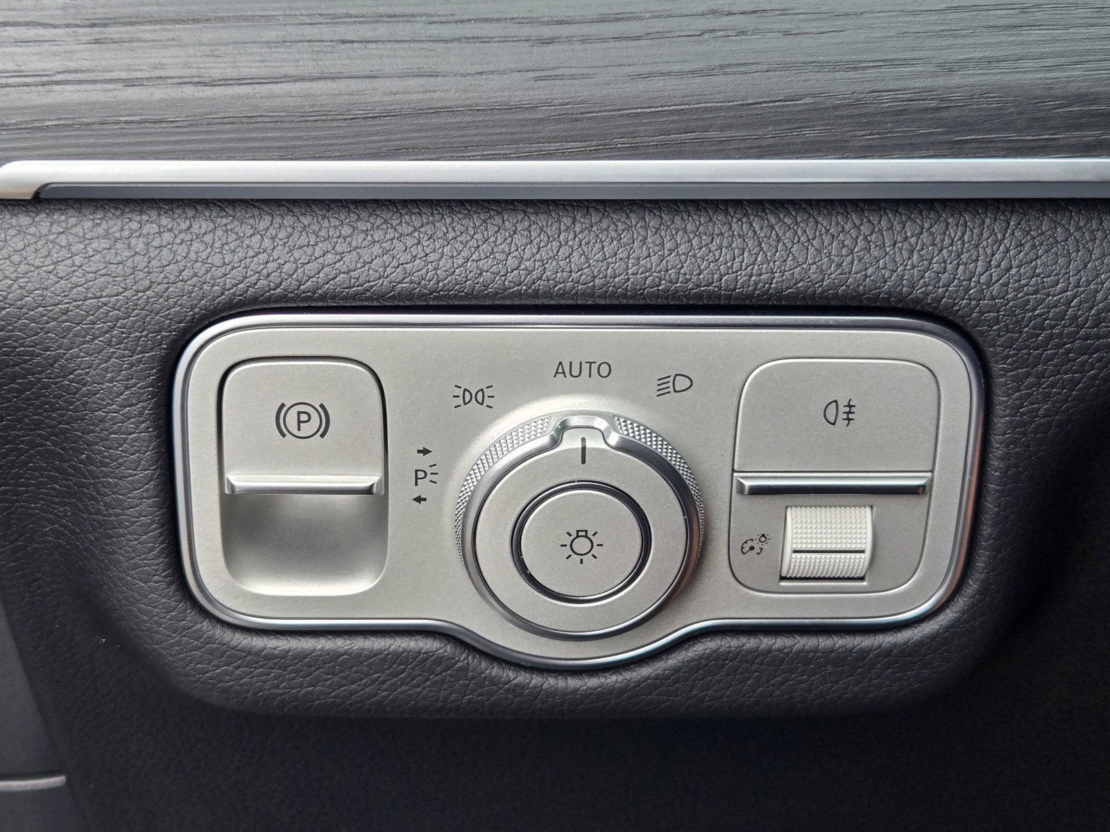 Used 2023 Mercedes-Benz GLS 450 4MATIC image 25