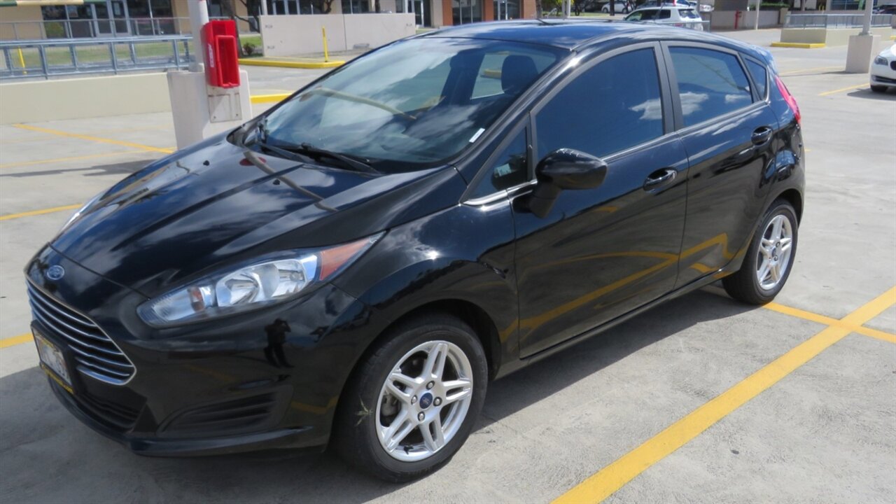 Used 2017 Ford Fiesta SE image 1