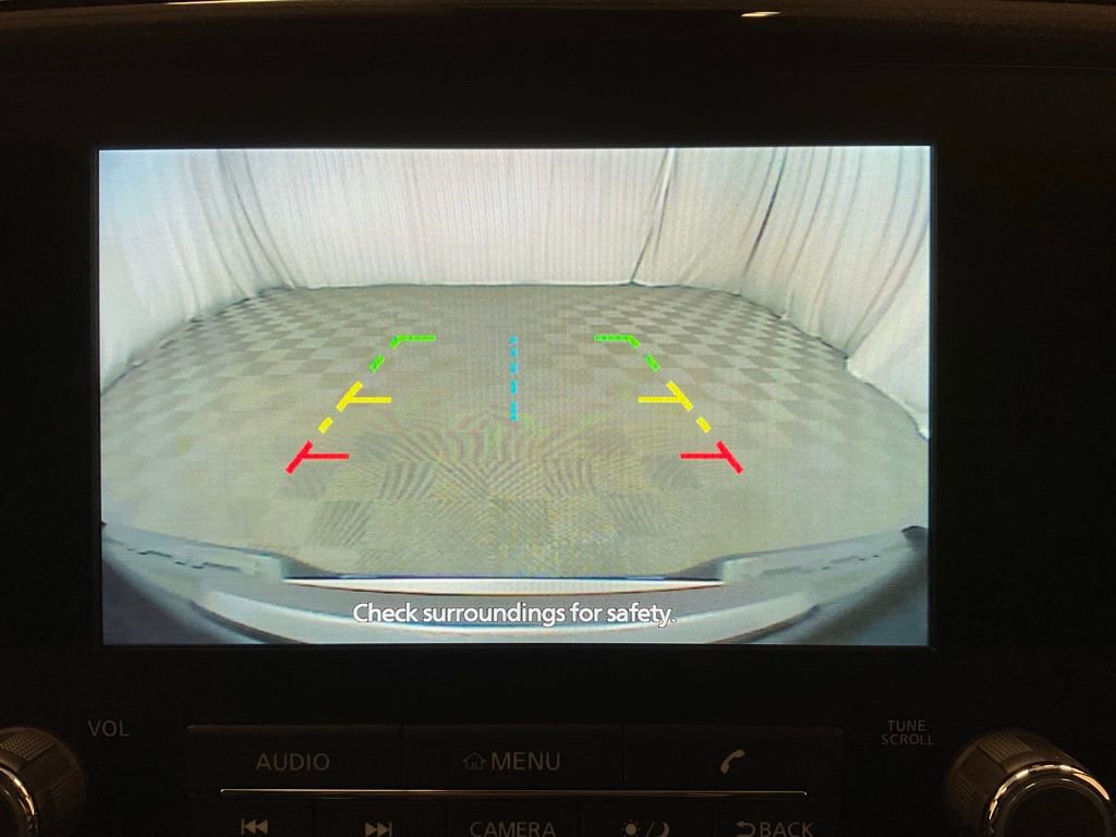 Used 2024 Nissan Frontier SV image 9