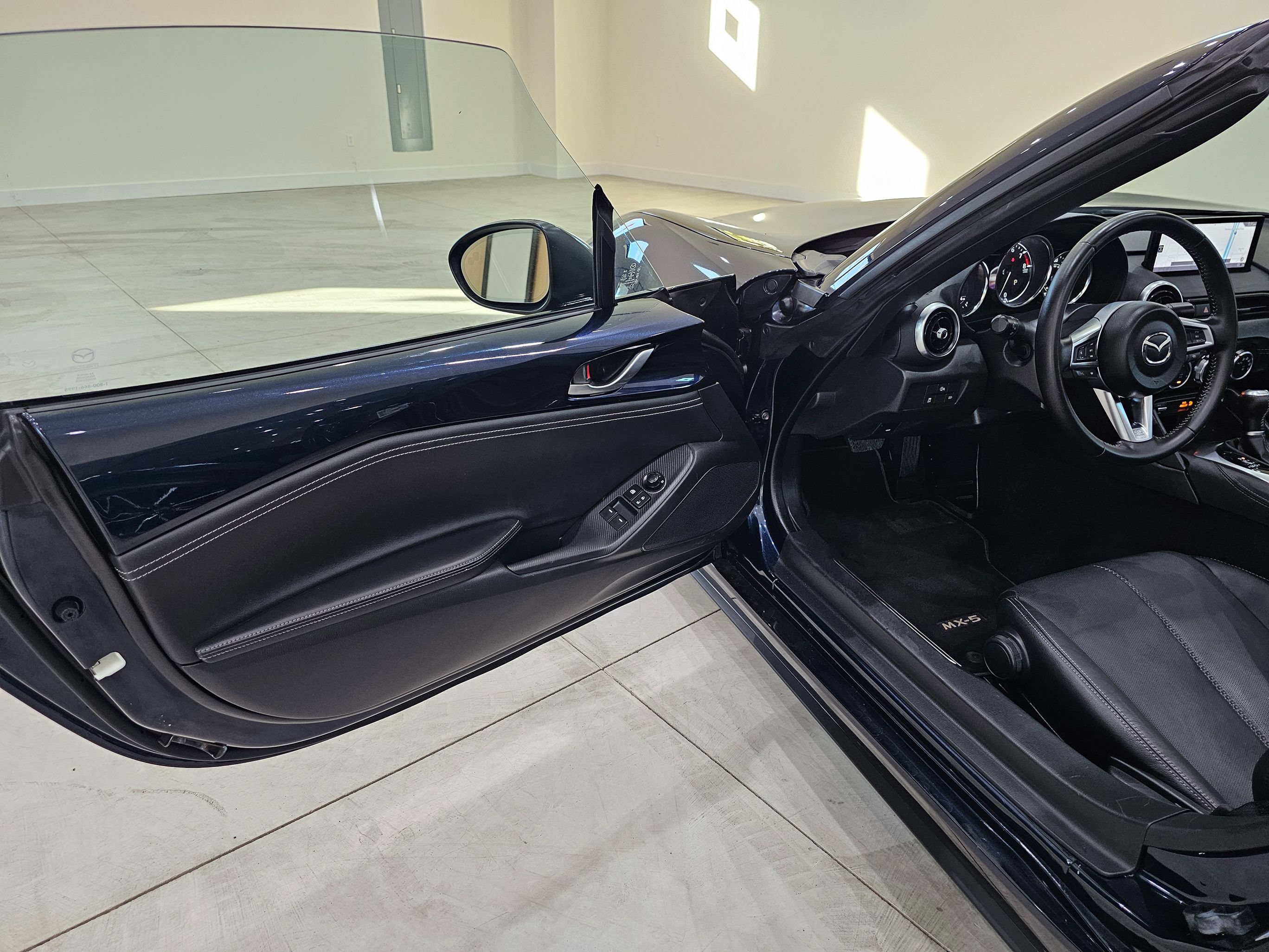 Used 2025 MAZDA MX-5 Miata RF Grand Touring RWD image 15