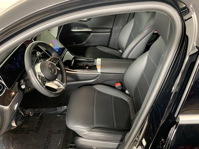 Used 2025 Mercedes-Benz GLC 300 4MATIC image 28