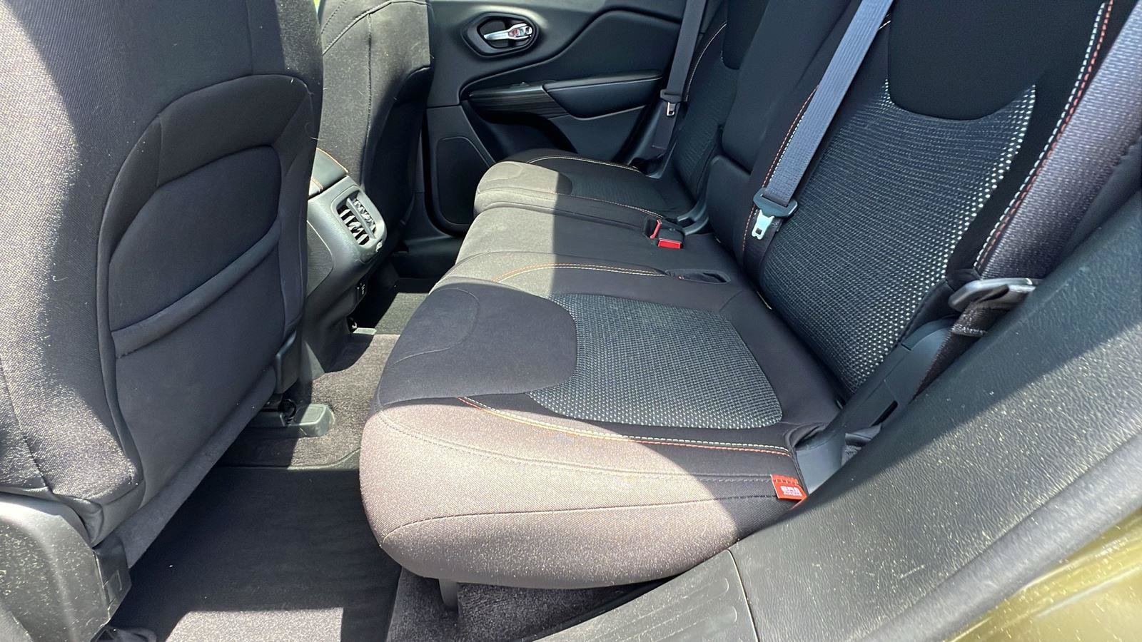 Used 2017 Jeep Cherokee 75th Anniversary AWD/4WD image 18