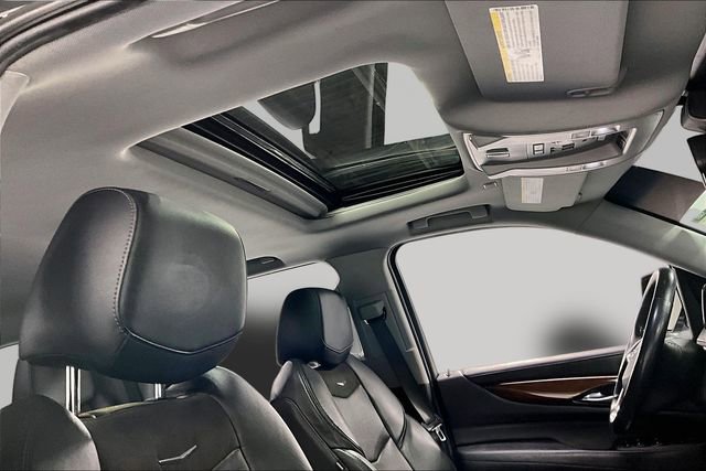 Used 2018 Cadillac Escalade Luxury image 4