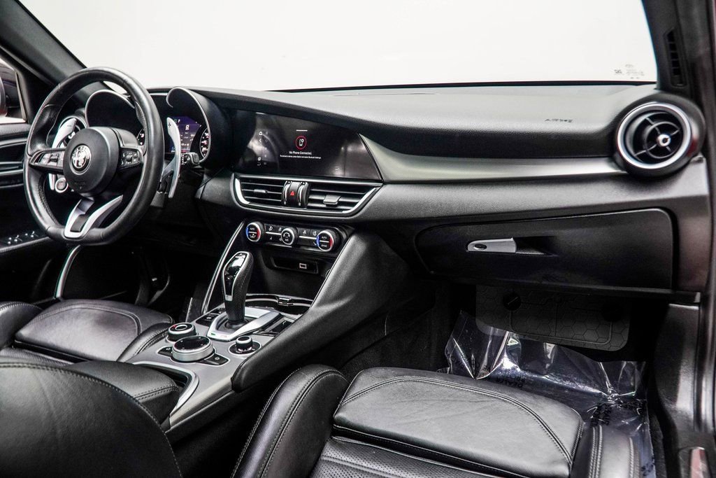 Used 2023 Alfa Romeo Giulia Veloce image 17