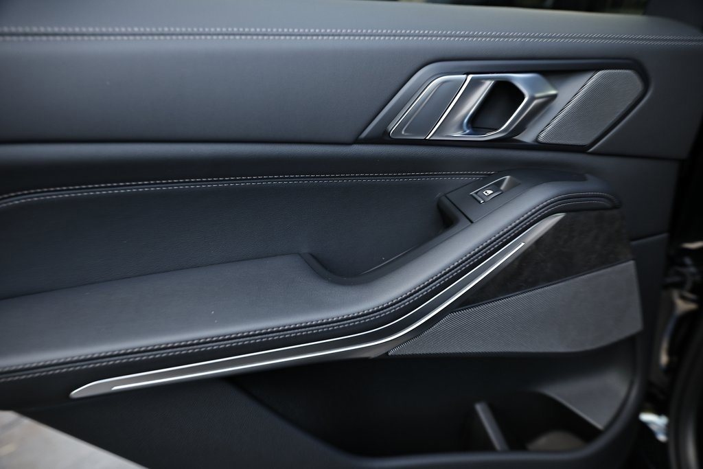 New 2026 BMW X5 xDrive50e w/ Climate Comfort Package image 23