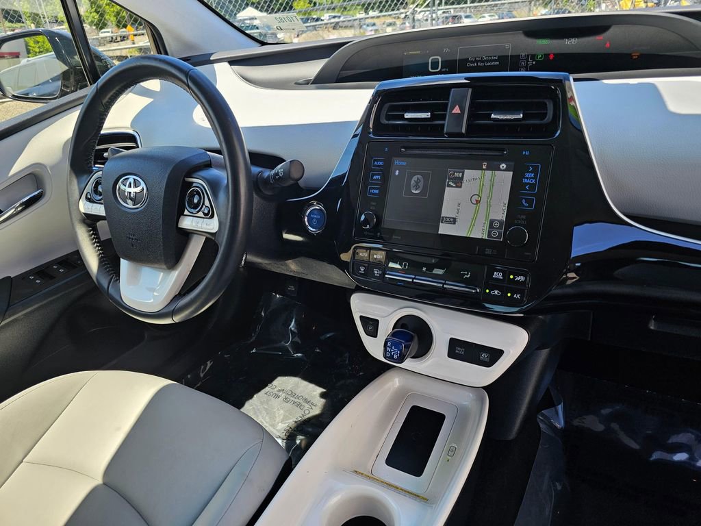 Used 2017 Toyota Prius Three Touring FWD image 11