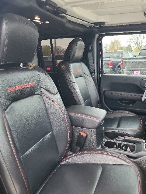 Used 2023 Jeep Gladiator Rubicon w/ Cold Weather Group AWD/4WD image 17