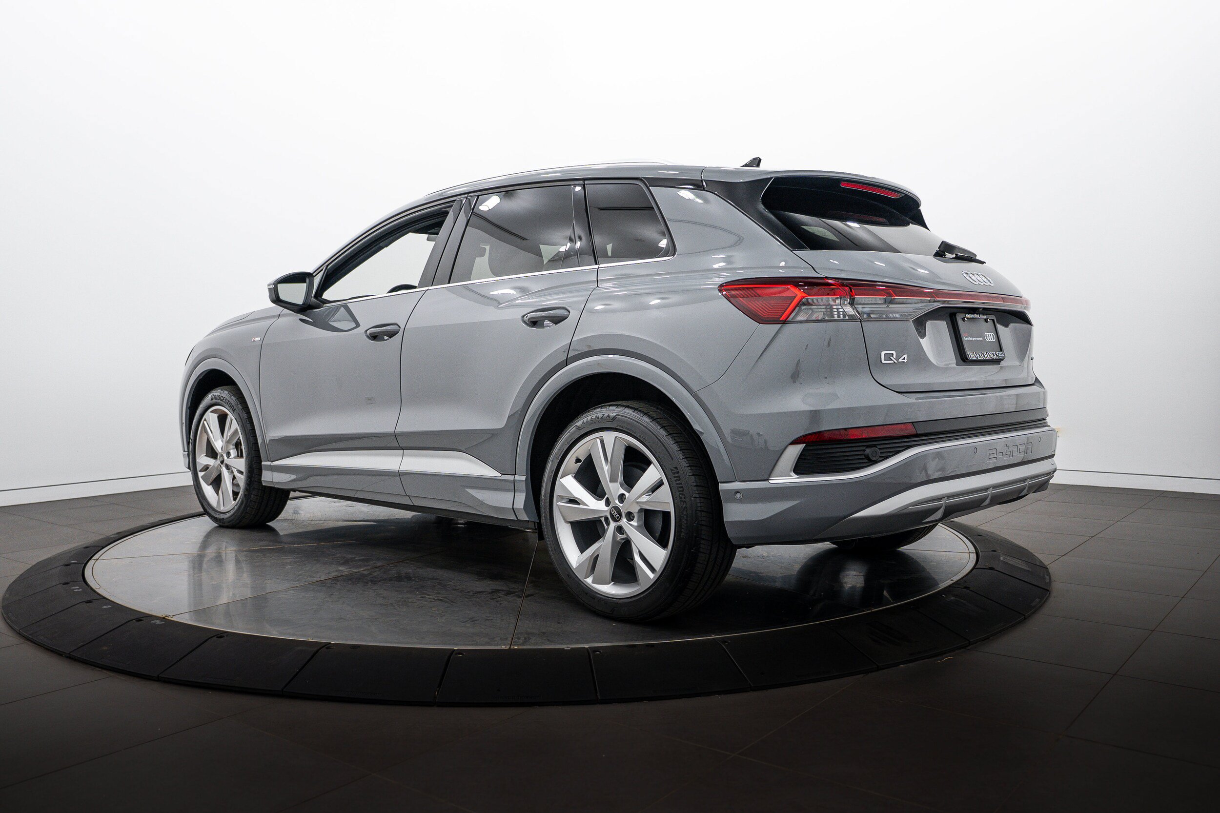 Certified 2023 Audi Q4 e-tron Premium Plus w/ Premium Plus AWD/4WD image 5