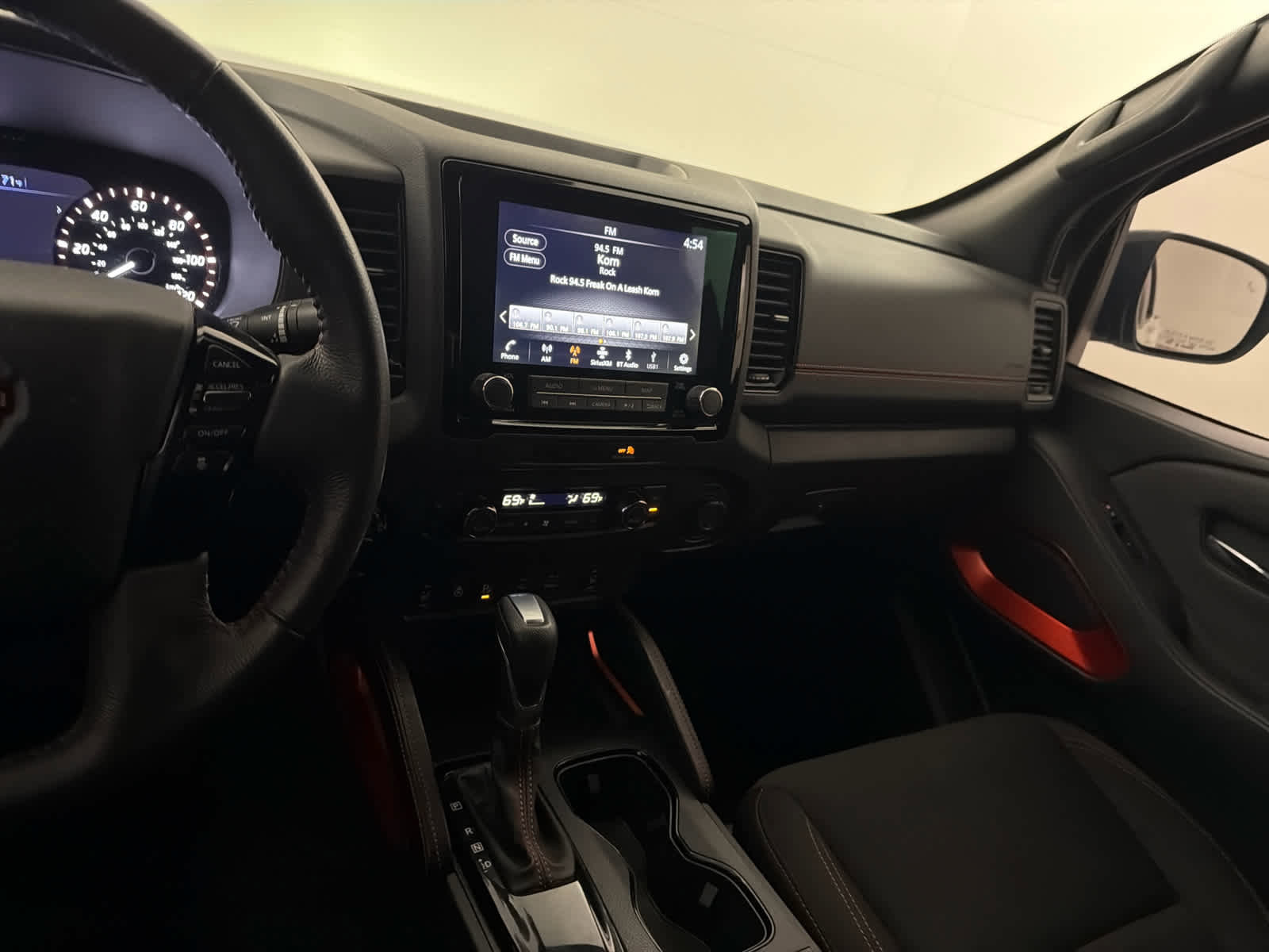 Used 2023 Nissan Frontier PRO-4X w/ Pro Convenience Package image 17