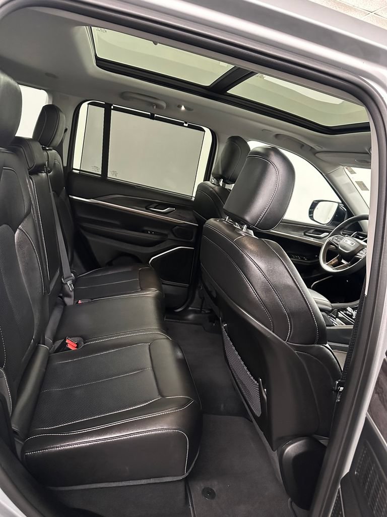 Used 2023 Jeep Grand Cherokee 4WD 4xe w/ Luxury Tech Group II image 34