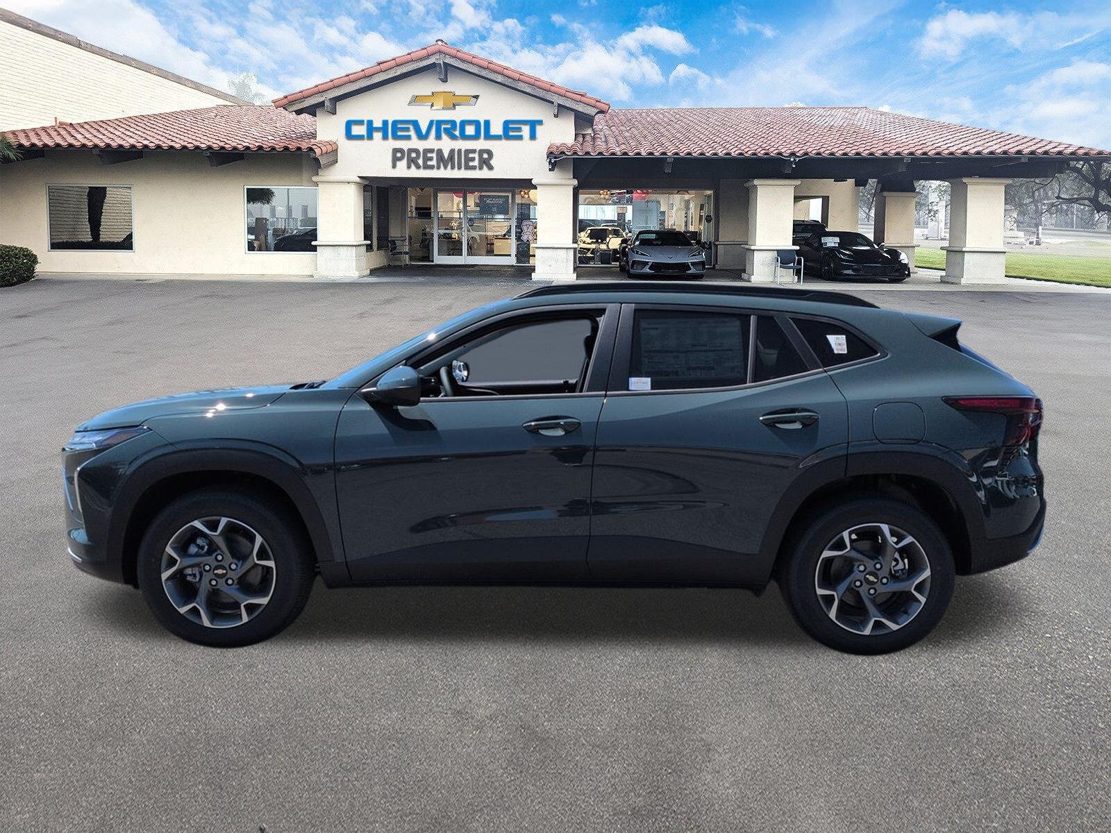 New 2026 Chevrolet Trax LT w/ Driver Confidence Package FWD image 5