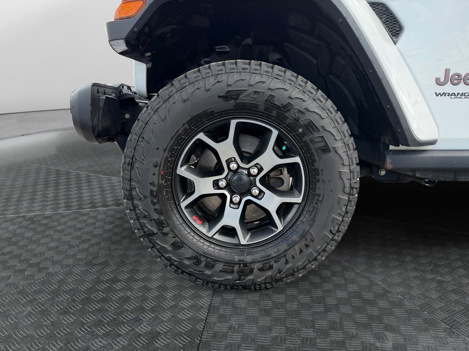 Used 2018 Jeep Wrangler Unlimited Rubicon w/ Safety Group AWD/4WD image 14