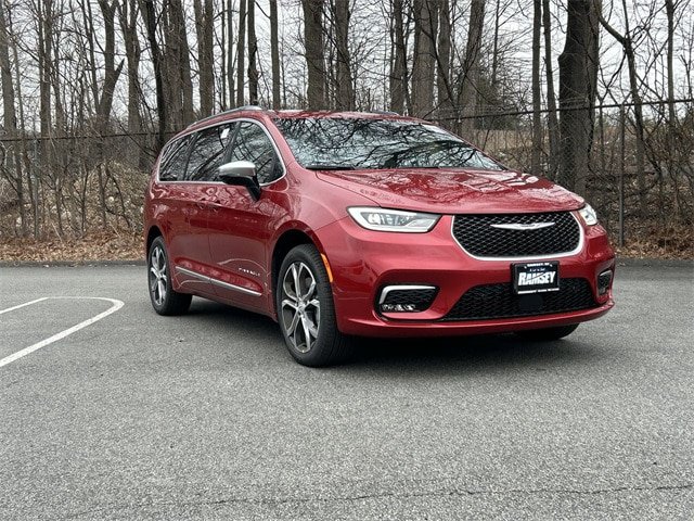 New 2026 Chrysler Pacifica Pinnacle AWD/4WD image 1