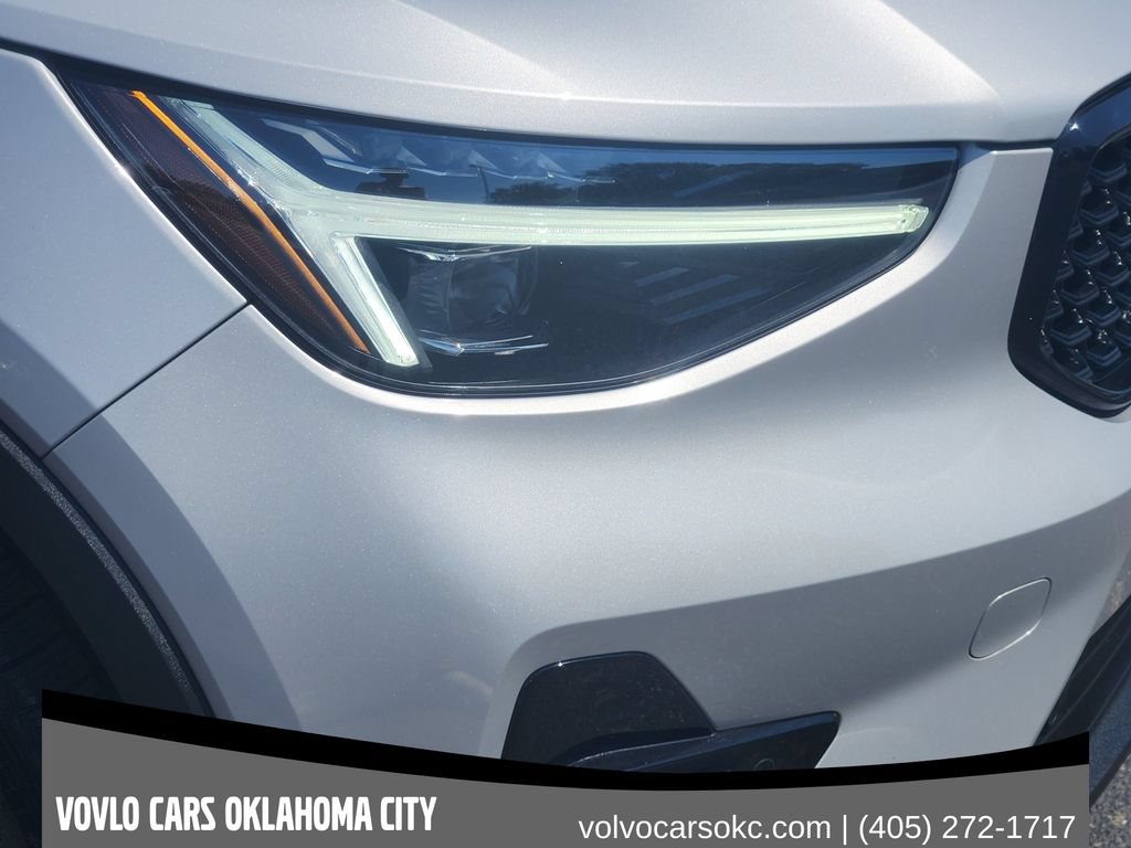 Certified 2024 Volvo XC40 B5 Plus w/ Protection Package Premier AWD/4WD image 8