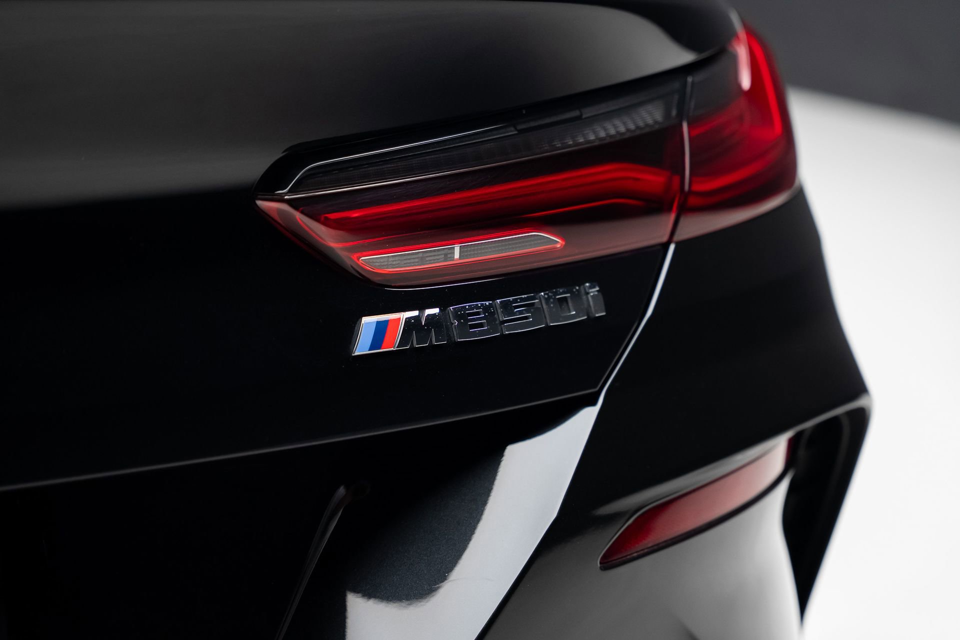 Used 2023 BMW M850i xDrive Convertible w/ M Sport Professional Package image 33