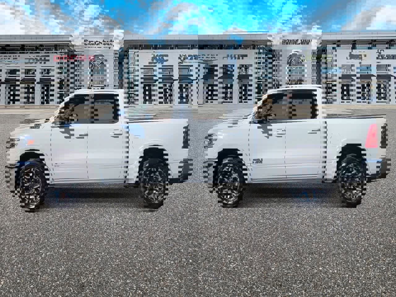 Used 2025 RAM 1500 Laramie image 5