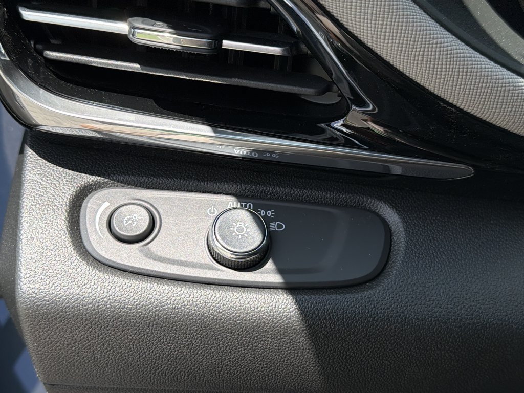 New 2026 Buick Envista Sport Touring FWD image 31