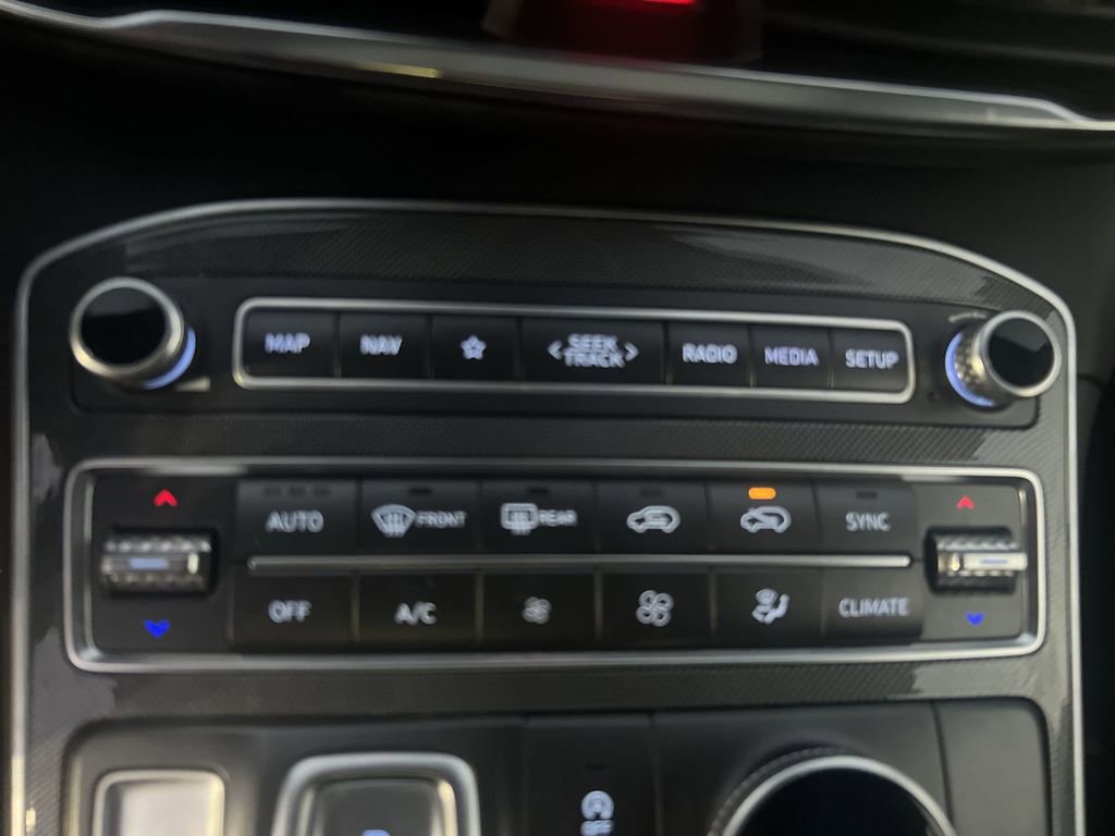 Used 2022 Hyundai Santa Fe SEL w/ Convenience + Premium Package image 16