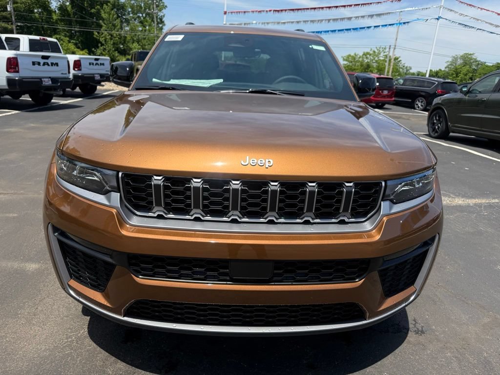 New 2026 Jeep Grand Cherokee L Limited AWD/4WD image 9