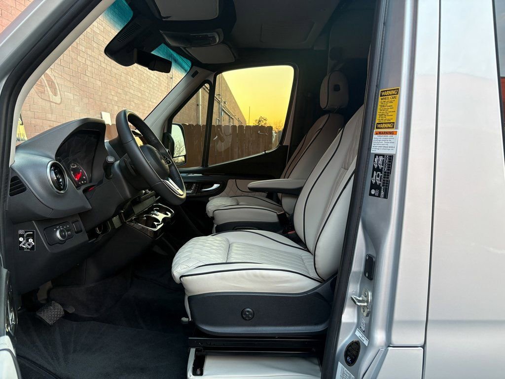 Used 2024 Mercedes-Benz Sprinter 3500 image 7